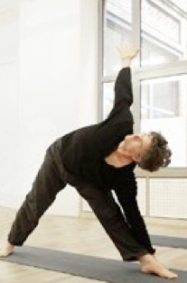 BALLETT, KREATIVER KINDERTANZ, BREAKDANCE, MODERN DANCE,  TANZ &amp; ZIRKUS, ZUMBA KIDS. &#10;Entdecke Deine Talente!&#10;&#10;Wir sind Künstler und Dozenten aus unterschiedlichen Disziplinen und Herkunftsländern mit langjähriger pädagogischer Erfahrung. Wir sind Hochschulabsolventen oder haben eine staatlich anerkannte Ausbildung erfolgreich abgeschlossen. Uns eint die Begeisterung für das kreative Potential und die Ausdruckskraft jedes einzelnen Menschen.  Wir fördern beides: das Erlernen von Technik und Fertigkeiten sowie die Experimentierfreude und die Freiheit des Ausdrucks.